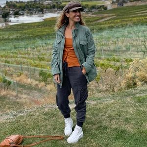 Meet your Posher, Mara